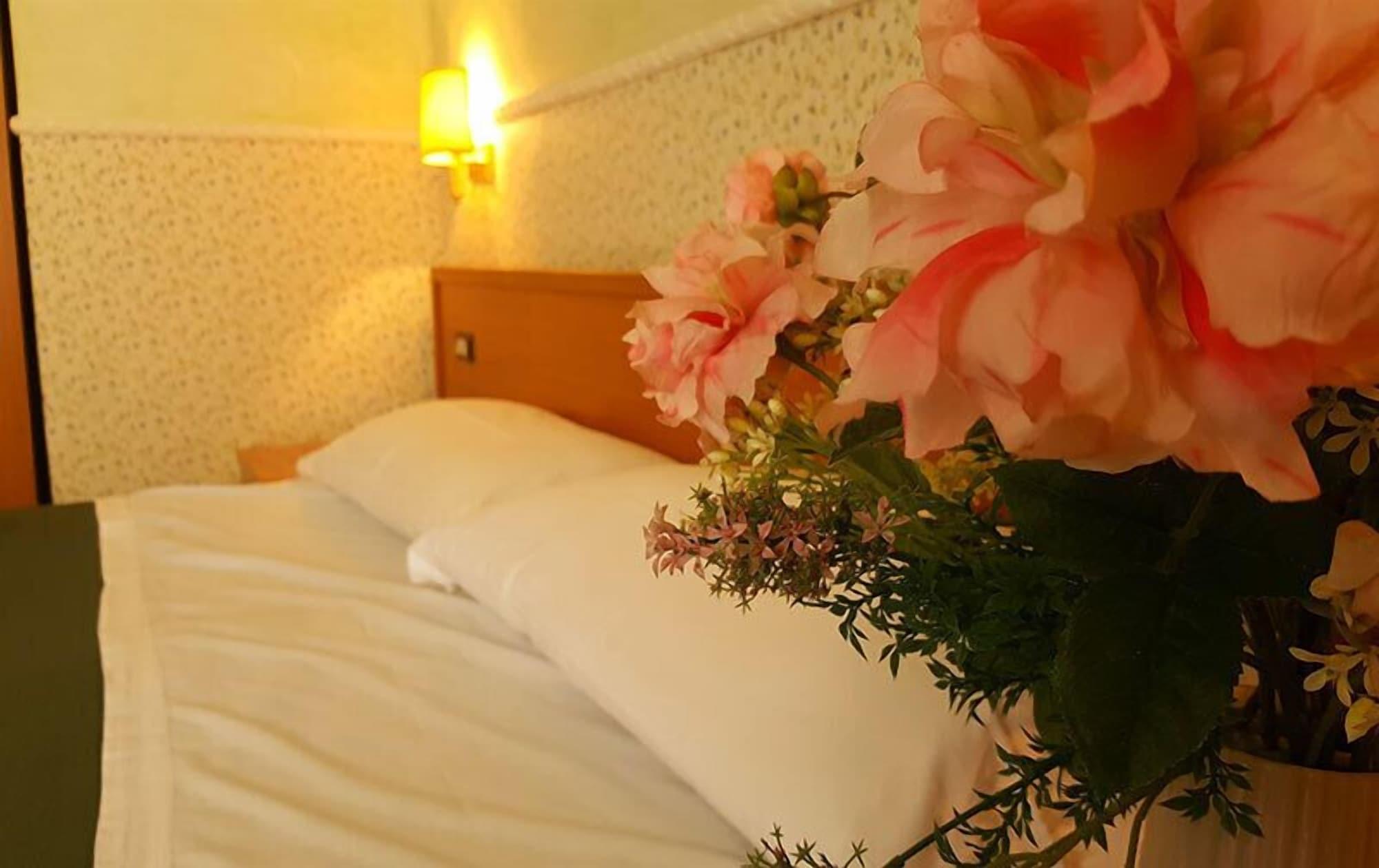 Hotel Numa Rome Linea Zewnętrze zdjęcie
